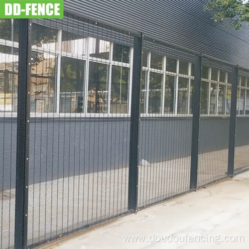 Green Black Weld Wire Mesh Anti Climb Fence